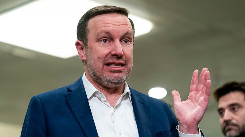 Murphy: ‘Somebody becoming a millionaire’ in White House ‘grift operation’